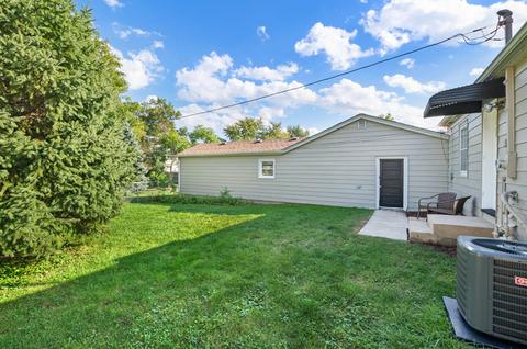 247 S Hickory Ave, Bartlett, IL 60103 photo 18