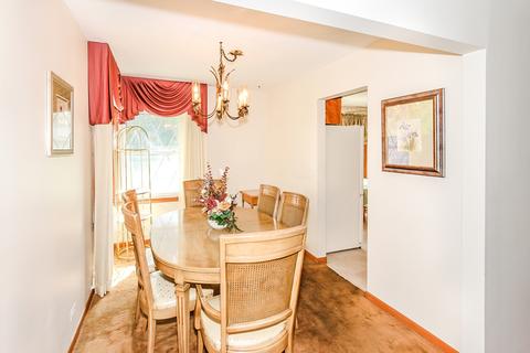 2053 Fox Ln, Des Plaines, IL 60018 photo 10