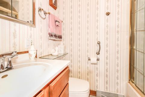 2053 Fox Ln, Des Plaines, IL 60018 photo 16