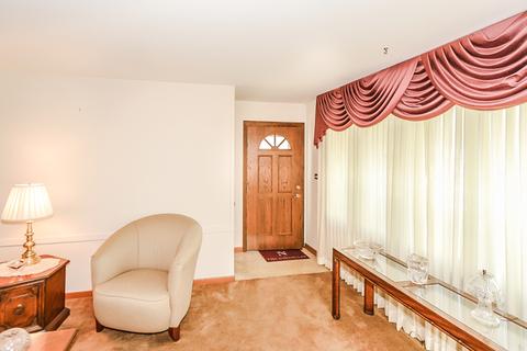 2053 Fox Ln, Des Plaines, IL 60018 photo 12
