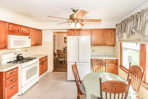 2053 Fox Ln, Des Plaines, IL 60018 photo 4