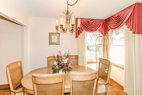 2053 Fox Ln, Des Plaines, IL 60018 photo 9