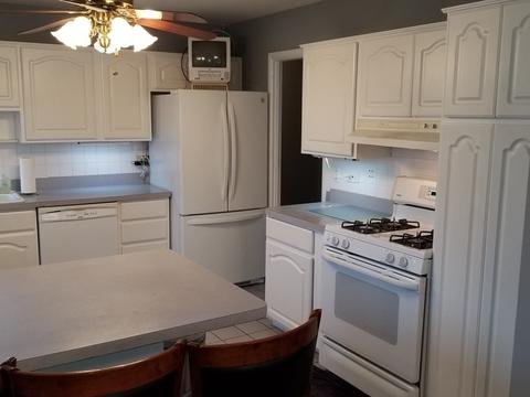 540 Lafayette Ln, Hoffman Estates, IL 60169 photo 2