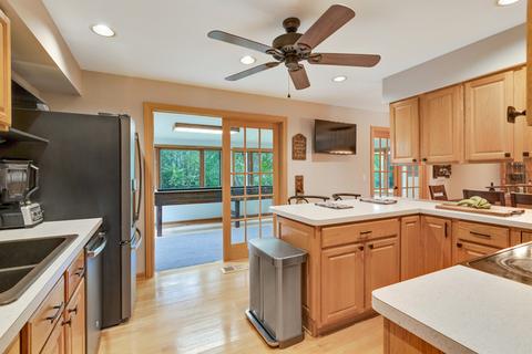 4155 Dixon Dr, Hoffman Estates, IL 60192 photo 11