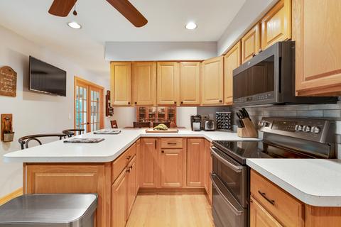 4155 Dixon Dr, Hoffman Estates, IL 60192 photo 10