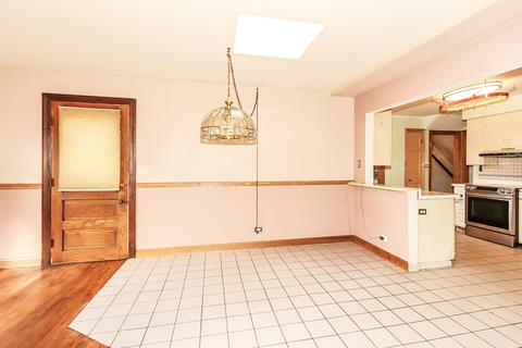 978 S 2nd Ave, Des Plaines, IL 60016 photo 7