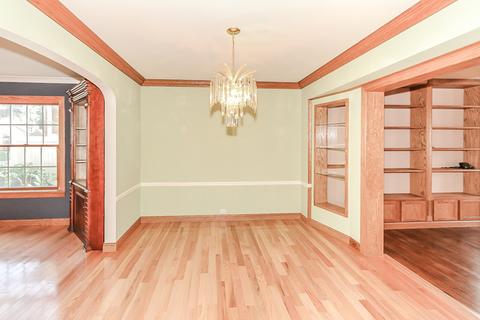 978 S 2nd Ave, Des Plaines, IL 60016 photo 5