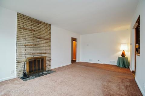 64 E Strong St, Wheeling, IL 60090 photo 2