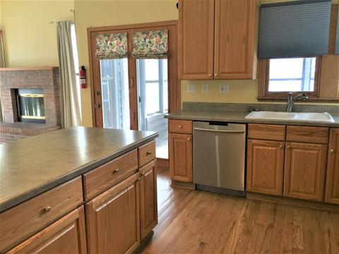 2016 Clearwater Way, Elgin, IL 60123 photo 2