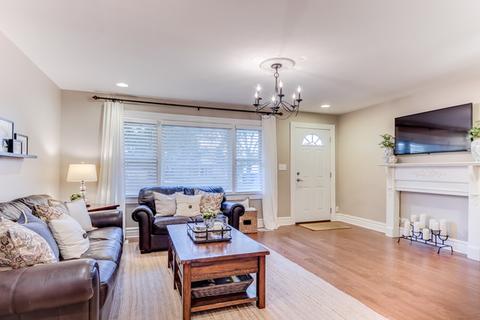 1819 Evergreen St, Wheaton, IL 60187 photo 2