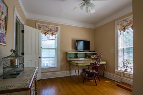 800 N Spring St, Elgin, IL 60120 photo 15