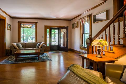 800 N Spring St, Elgin, IL 60120 photo 5