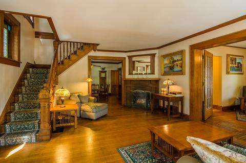800 N Spring St, Elgin, IL 60120 photo 4