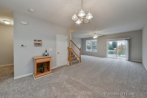 292 Comstock Dr, Elgin, IL 60124 photo 4