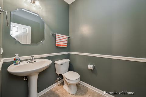 292 Comstock Dr, Elgin, IL 60124 photo 9