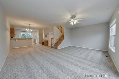 292 Comstock Dr, Elgin, IL 60124 photo 3