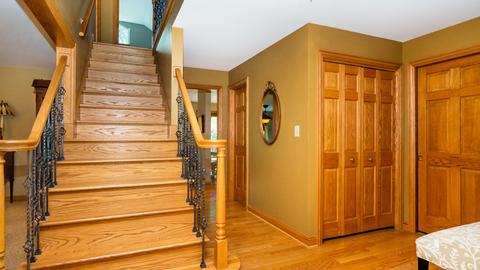 271 E St Charles Rd, Elmhurst, IL 60126 photo 4