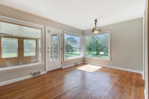 324 Pershing Ave, Wheaton, IL 60189 photo 4
