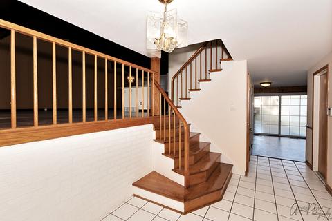 388 Lynn Ct, Des Plaines, IL 60016 photo 23