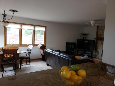 825 E Grant Dr, Des Plaines, IL 60016 photo 7