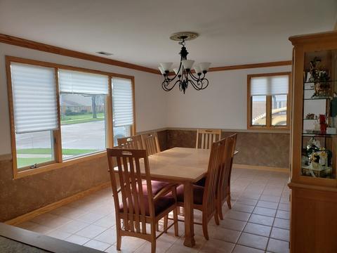 825 E Grant Dr, Des Plaines, IL 60016 photo 6