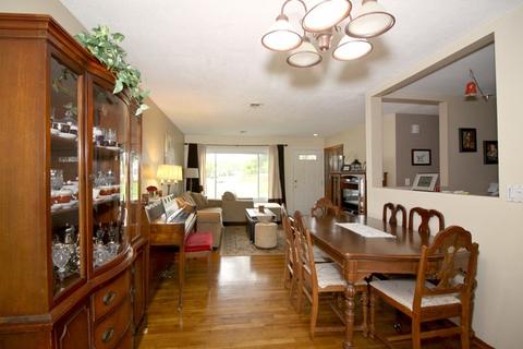 500 Newark Ln, Hoffman Estates, IL 60169 photo 8