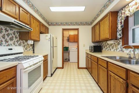 404 N Lincoln St, Braidwood, IL 60408 photo 4