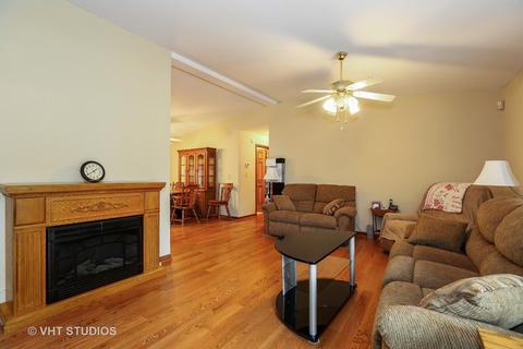 404 N Lincoln St, Braidwood, IL 60408 photo 2