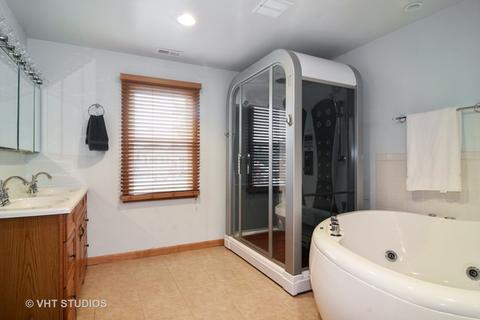 4997 Somerton Dr, Hoffman Estates, IL 60010 photo 10