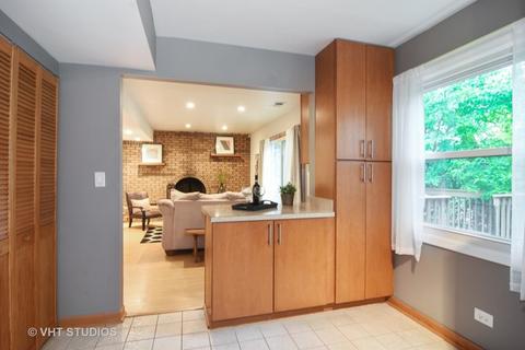 4997 Somerton Dr, Hoffman Estates, IL 60010 photo 4