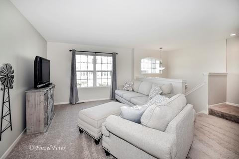 1802 Ruby Dr, Pingree Grove, IL 60140 photo 9