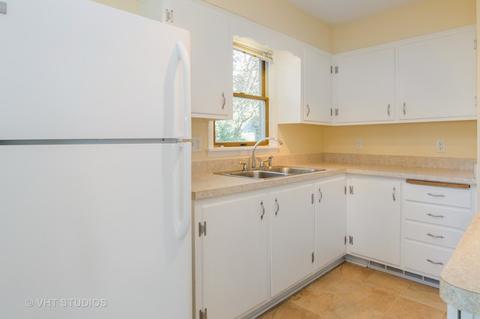 220 E Main St, Cary, IL 60013 photo 4