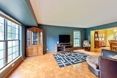 725 Chestnut Ct, Bartlett, IL 60103 photo 4