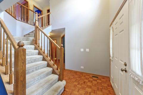 725 Chestnut Ct, Bartlett, IL 60103 photo 2