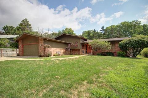 42 Maple Ct, Champaign, IL 61822 photo 1