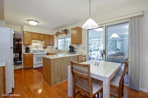 1305 S Highgoal Dr, Wheeling, IL 60090 photo 5
