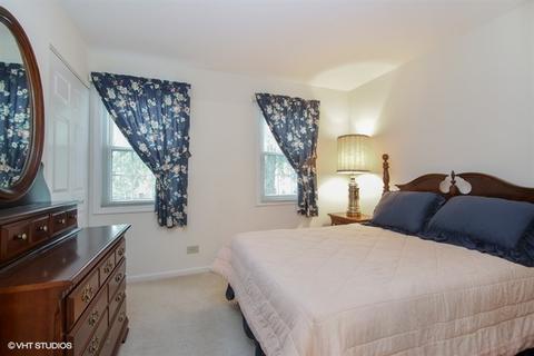 1305 S Highgoal Dr, Wheeling, IL 60090 photo 12