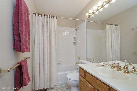 1305 S Highgoal Dr, Wheeling, IL 60090 photo 11