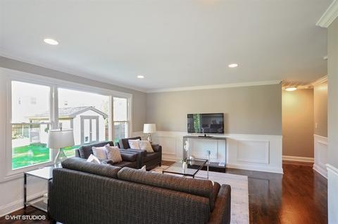 2003 E Tano Ln, Mount Prospect, IL 60056 photo 3