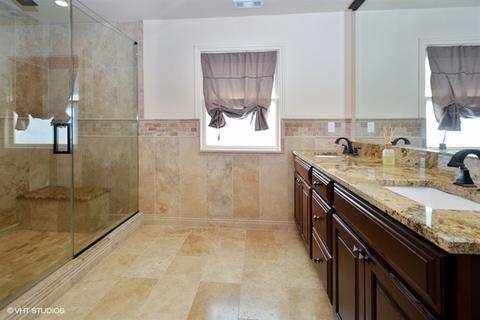 8024 Tennessee Ave, Willowbrook, IL 60527 photo 9