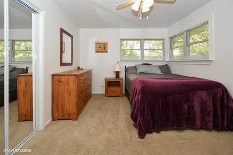 8024 Tennessee Ave, Willowbrook, IL 60527 photo 13