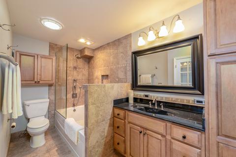 3900 Latour Ct, Hoffman Estates, IL 60192 photo 17