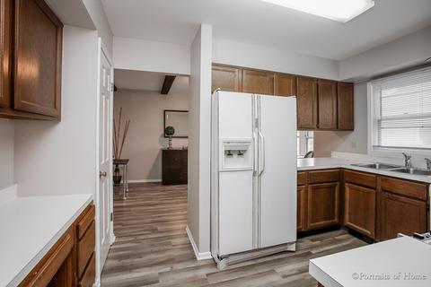 1121 Wheaton Oaks Dr, Wheaton, IL 60187 photo 9