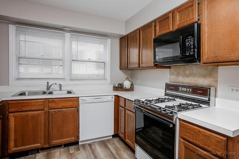 1121 Wheaton Oaks Dr, Wheaton, IL 60187 photo 8