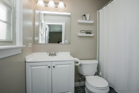 1895 Somerset Ln, Wheaton, IL 60189 photo 14