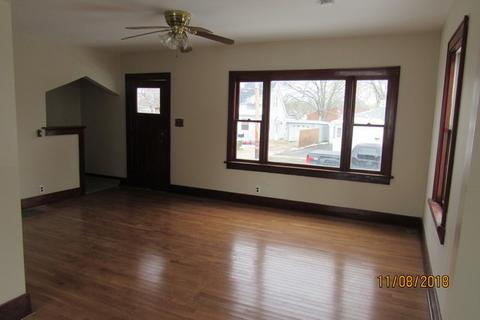633 Gates St, Aurora, IL 60505 photo 6