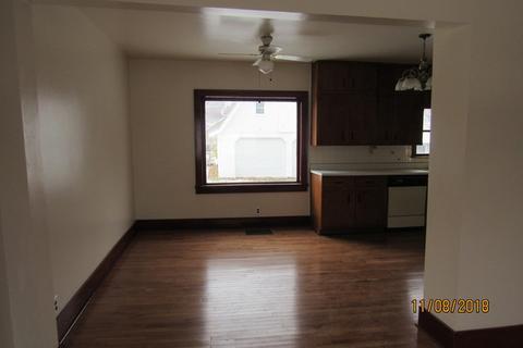 633 Gates St, Aurora, IL 60505 photo 8