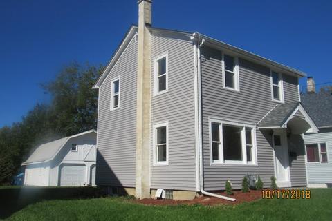 633 Gates St, Aurora, IL 60505 photo 2