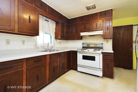 735 N Evergreen Ave, Kankakee, IL 60901 photo 3