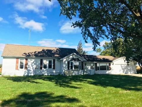 32597 E 3300 N Rd, Reddick, IL 60961 photo 2